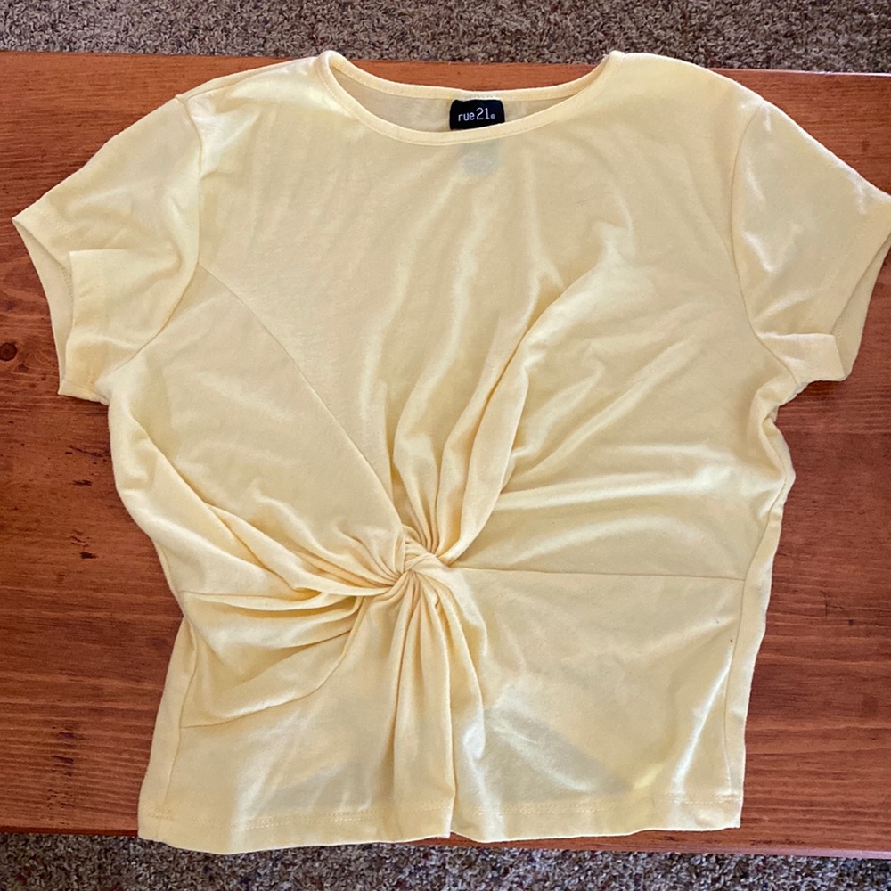 Pastel Yellow Cropped T-shirt